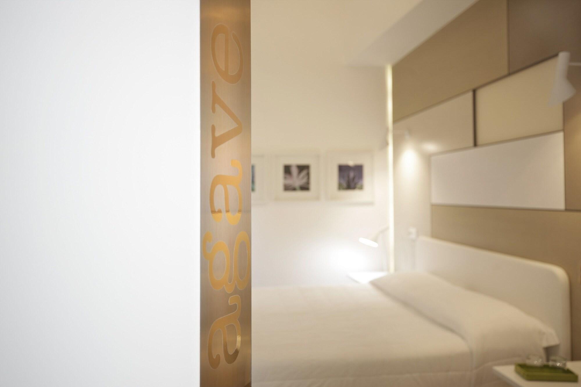 Santacroce Luxury Rooms Lecce Exterior photo