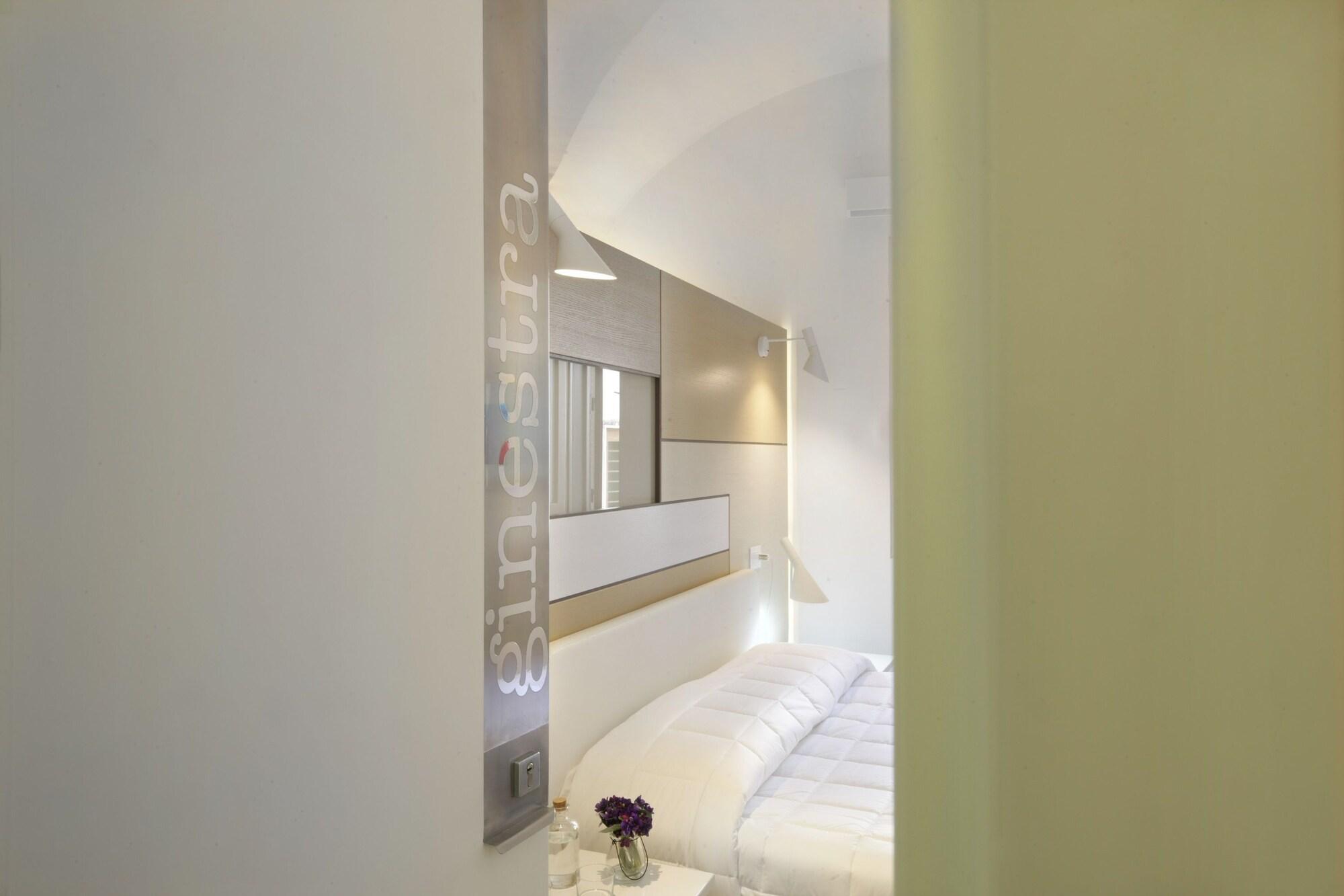 Santacroce Luxury Rooms Lecce Exterior photo