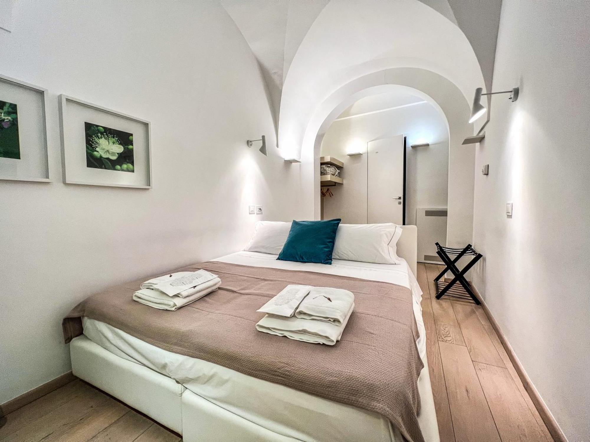 Santacroce Luxury Rooms Lecce Exterior photo
