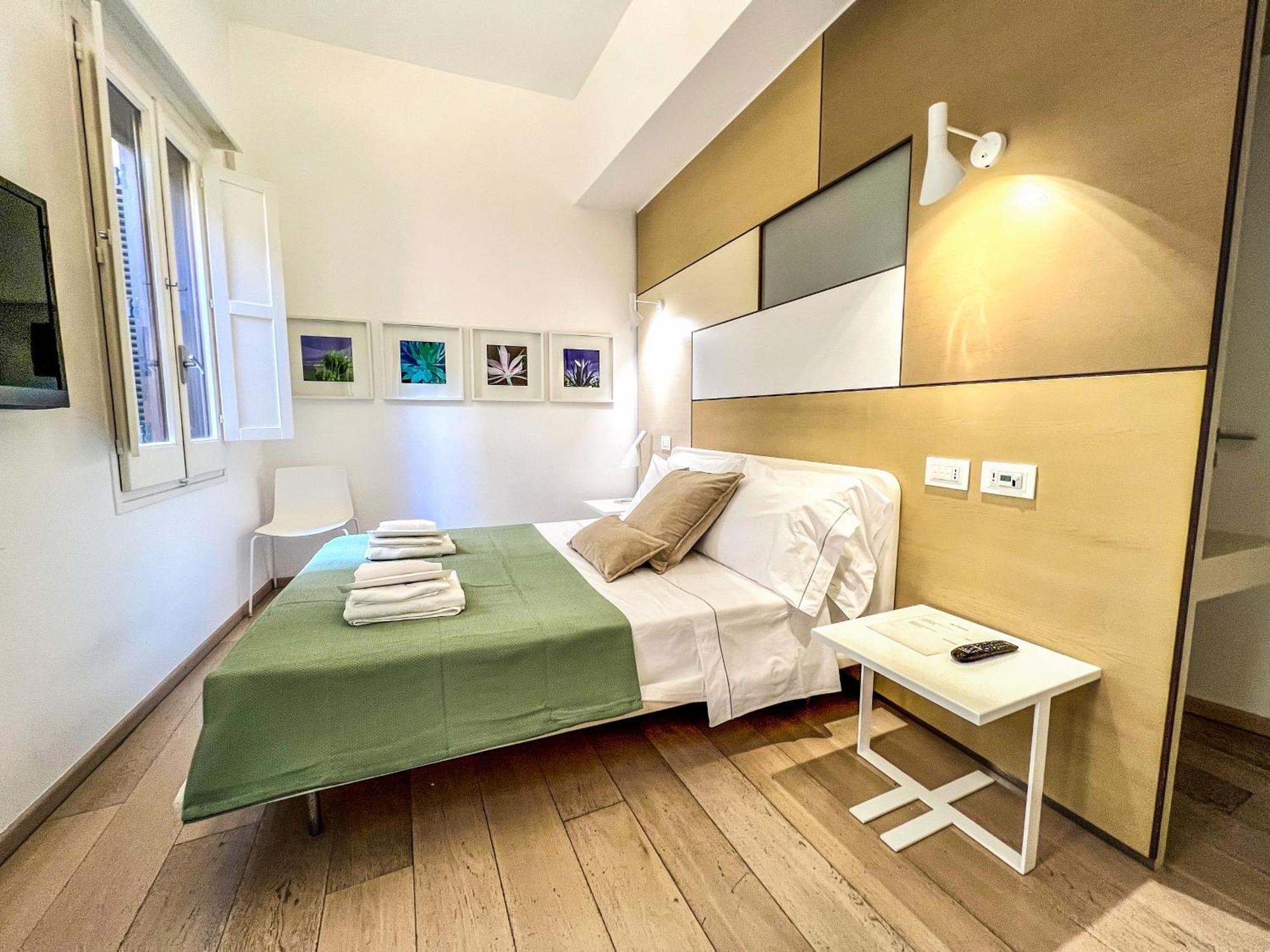 Santacroce Luxury Rooms Lecce Exterior photo