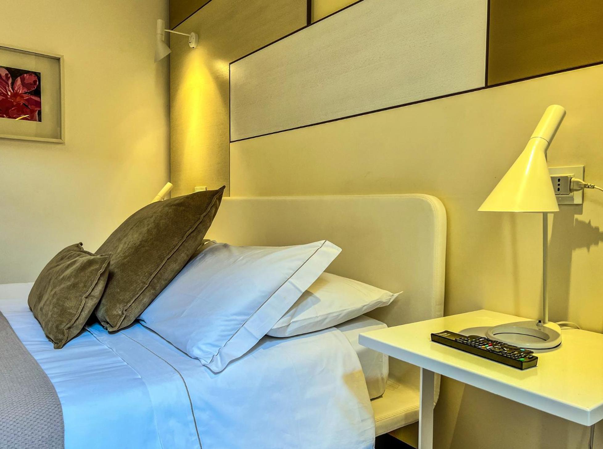 Santacroce Luxury Rooms Lecce Exterior photo