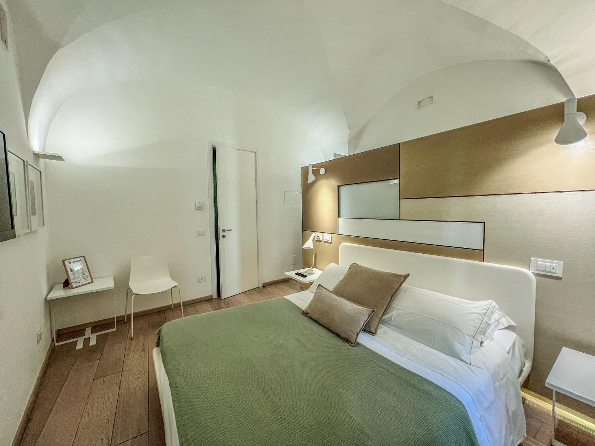 Santacroce Luxury Rooms Lecce Exterior photo