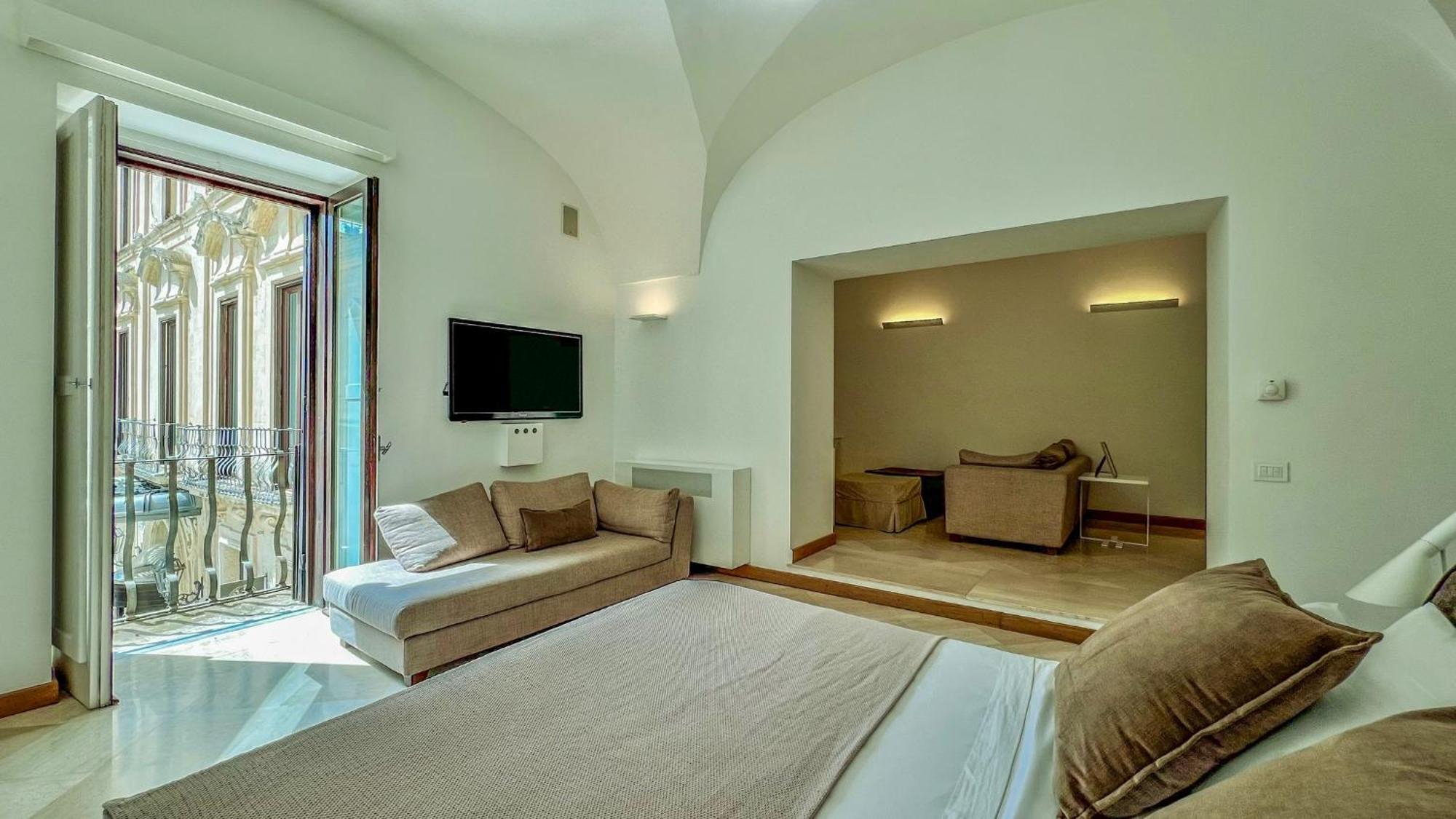 Santacroce Luxury Rooms Lecce Exterior photo