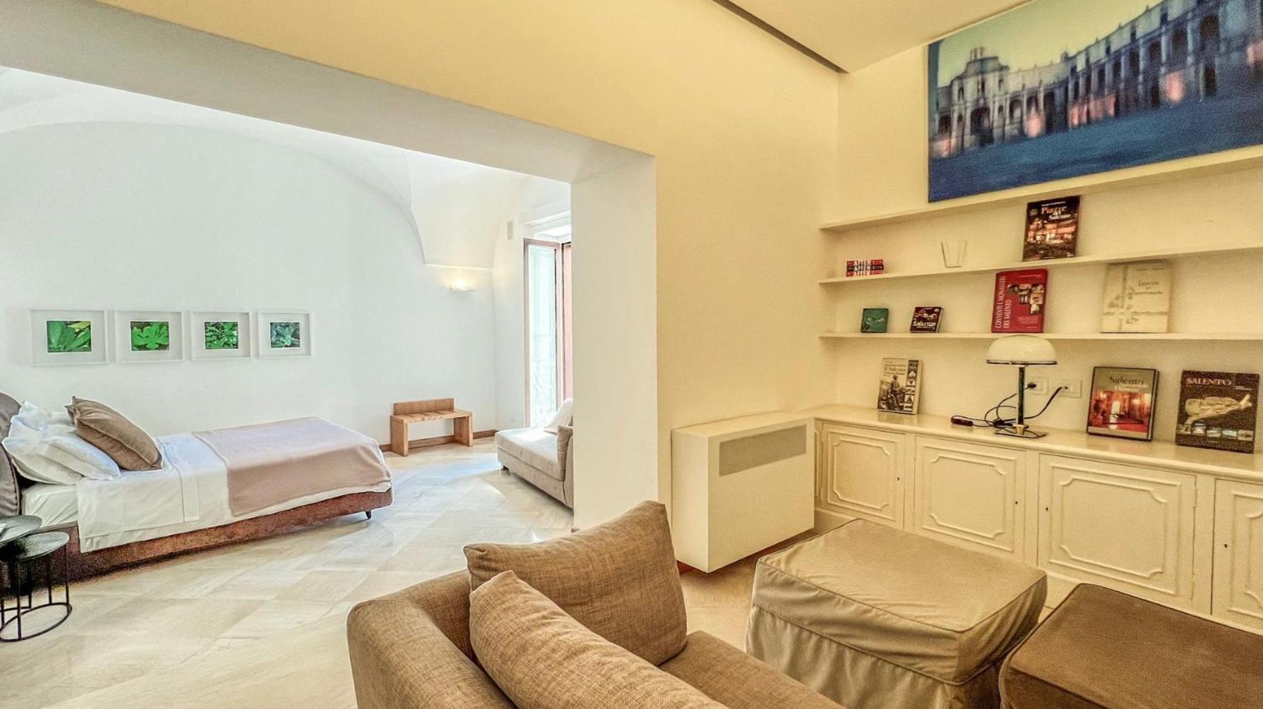 Santacroce Luxury Rooms Lecce Exterior photo