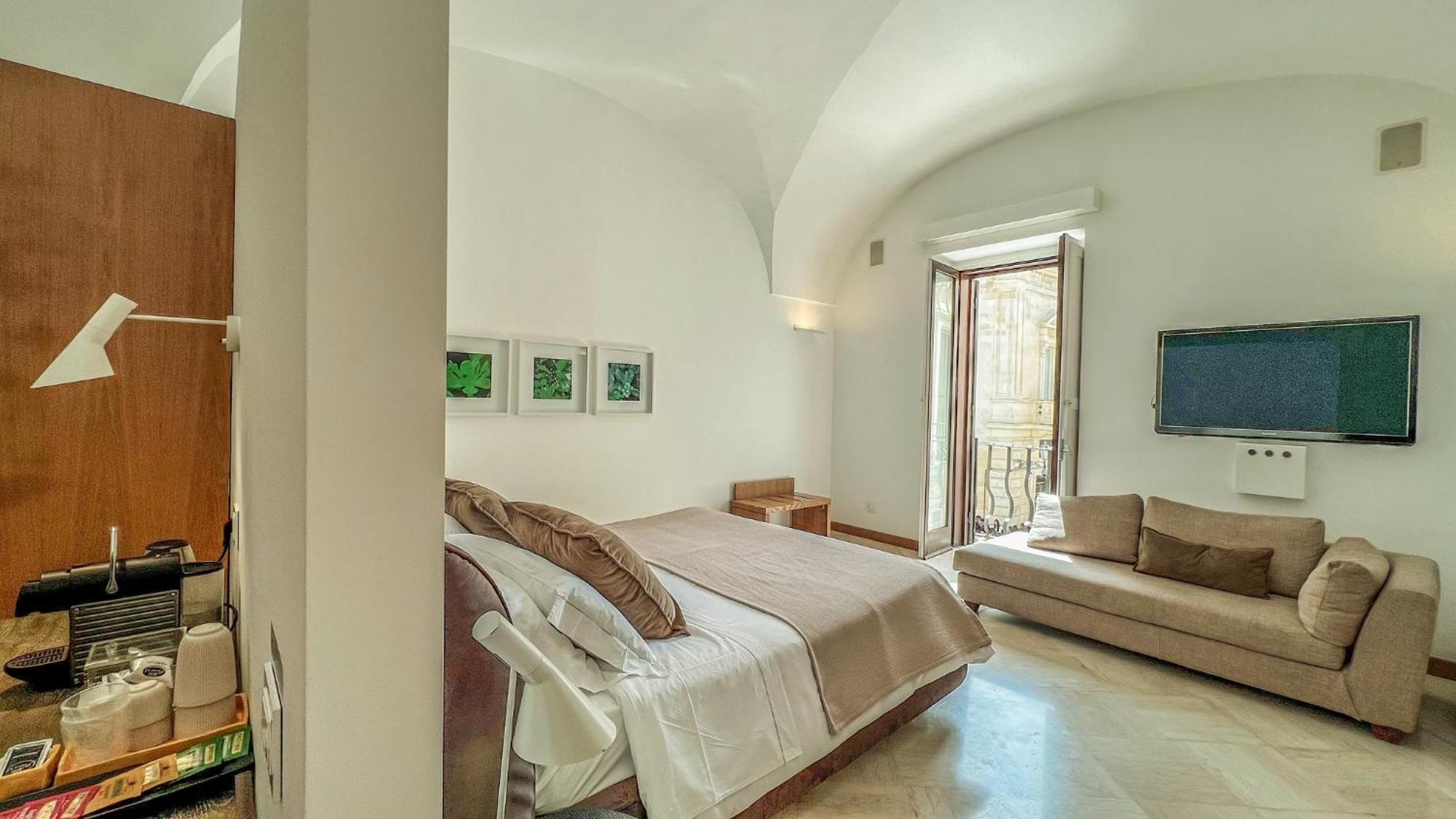 Santacroce Luxury Rooms Lecce Exterior photo